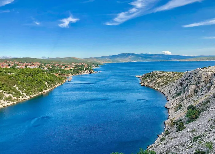 Silver Cherry Apartment *