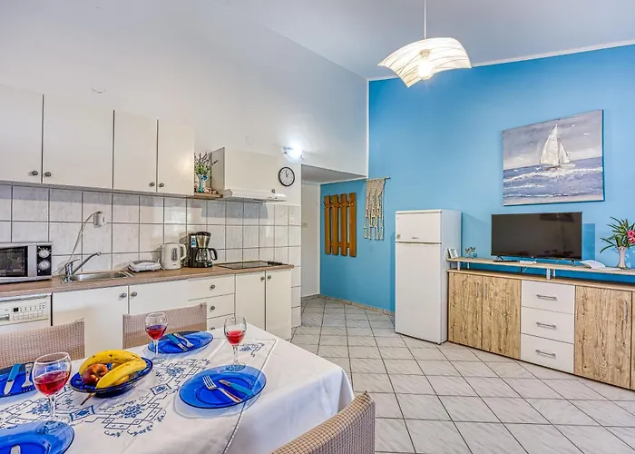 Silver Cherry Apartment