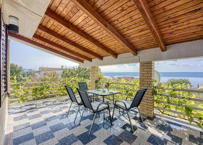 Apartment Silver Cherry