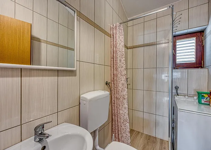 Silver Cherry Apartment *