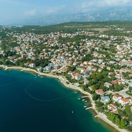 Silver Cherry Apartment *